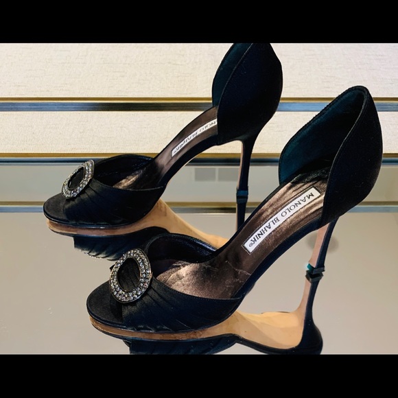 Manolo Blahnik Shoes - 🎃Manolo Blahnik Black Jeweled size 35 Heels